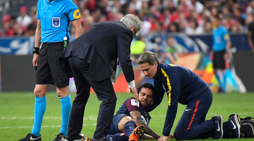 Tegola sul Brasile: Dani Alves dice addio a Russia 2018