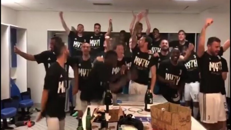 Dybala pubblica la festa juventina su Instagram