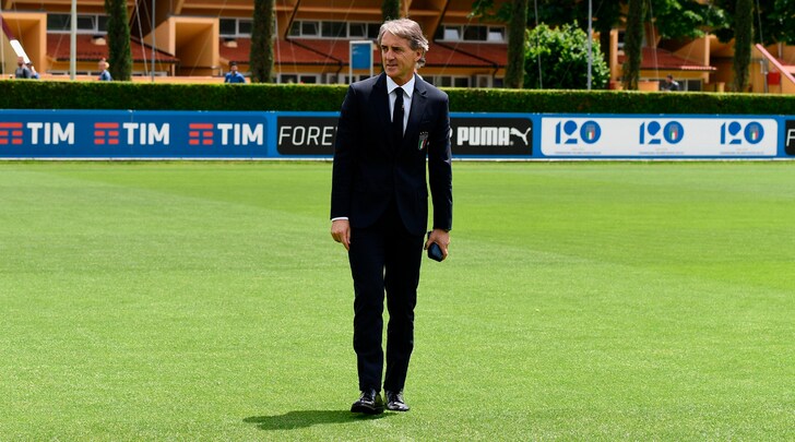 Vai Mancini, ct contro i dinosauri