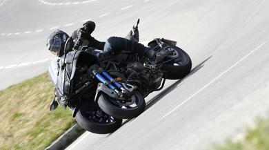 Yamaha Niken, invasione aliena: prova su strada