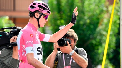 Giro d'Italia, Froome resta in rosa e ipoteca la vittoria finale