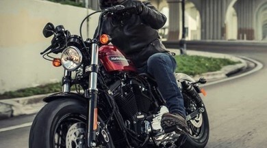Guerra dei Dazi: colpiti blue jeans e Harley-Davidson