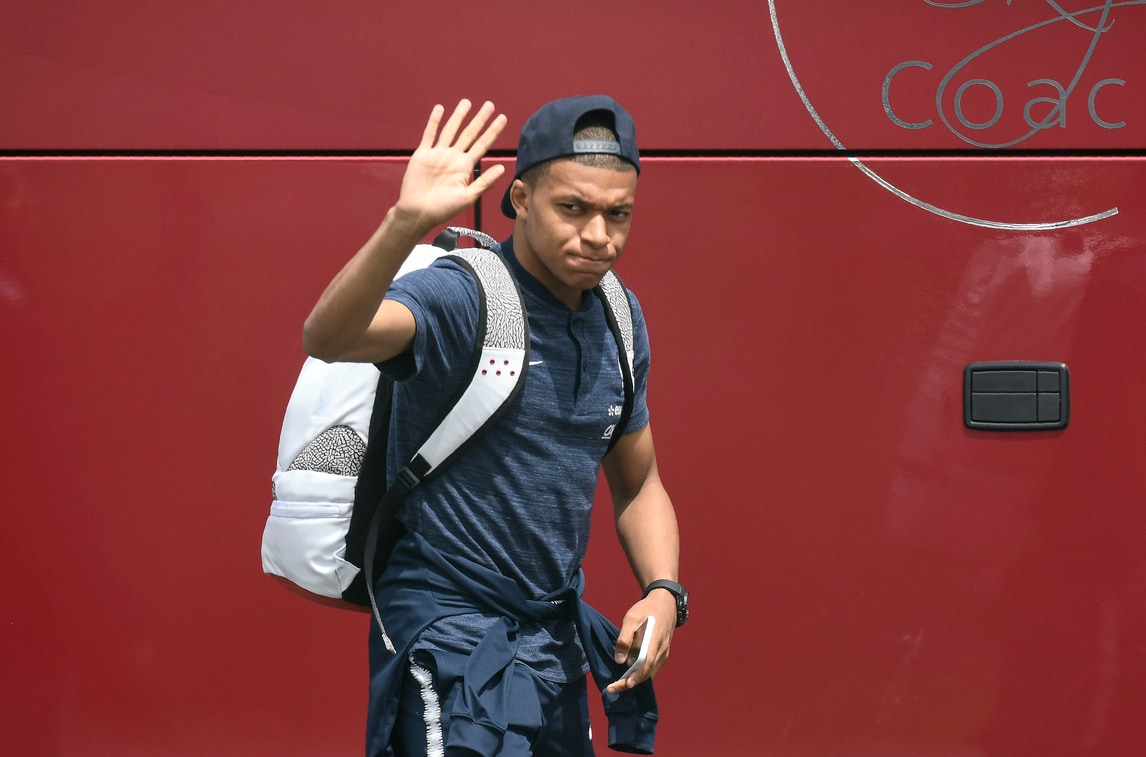 Francia in ansia per Mbappé, esordio a rischio