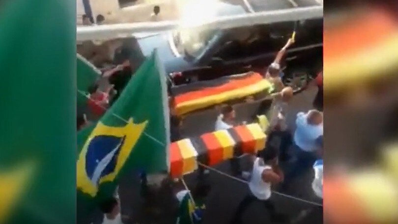 La vendetta dei brasiliani: macabro funerale alla Germania