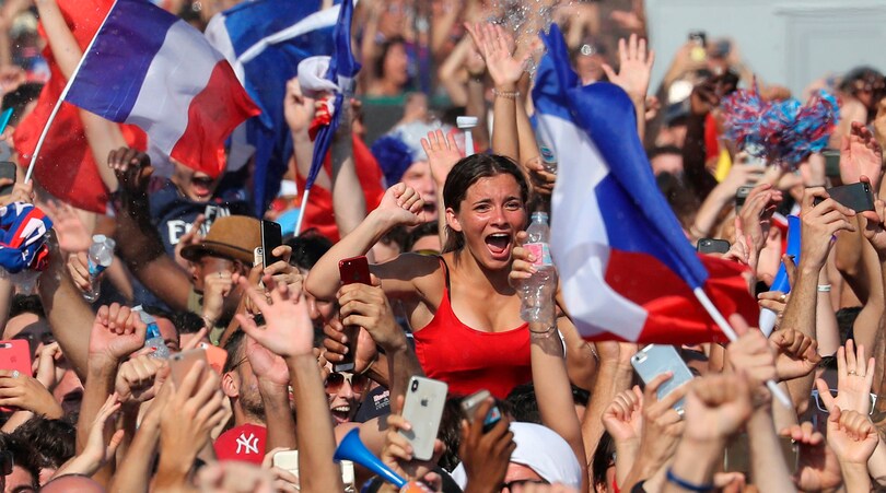 Francia campione: delirio a Parigi