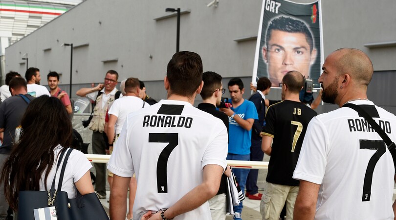 Febbre Ronaldo al J Medical, aspettando Cristiano