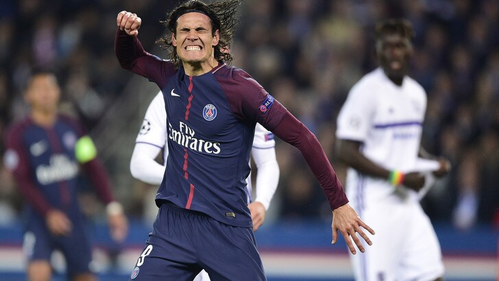 Calciomercato, il Napoli tenta Cavani: c'è il nodo ingaggio