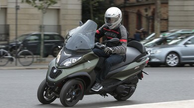 Nuovo Piaggio MP3: la prova su strada