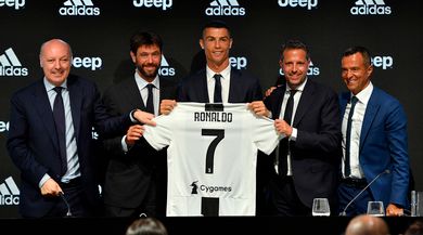 Cristiano Ronaldo in uno dei feudi di Mendes