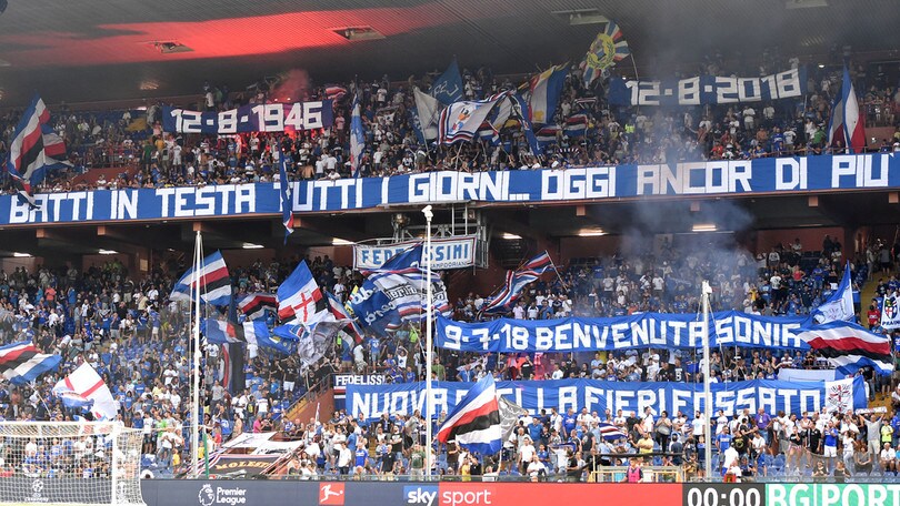 Serie A Sampdoria, appesi vicino al Ferraris ombrelli con i colori del club