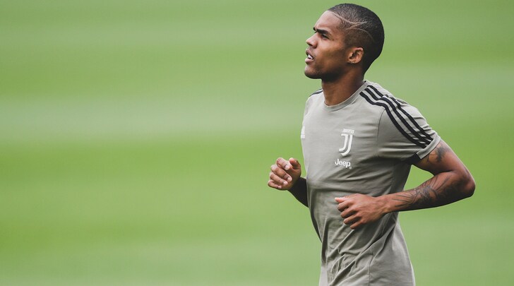 Buone notizie per la Juventus: Douglas Costa è recuperato
