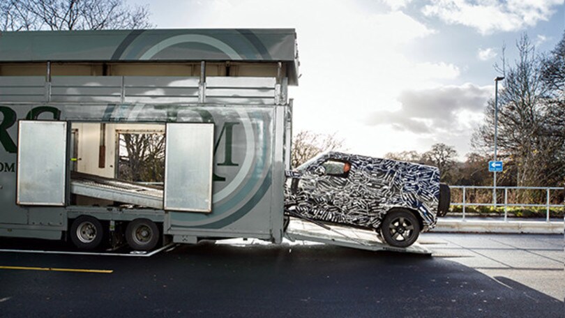 Nuova Land Rover Defender, la prima foto