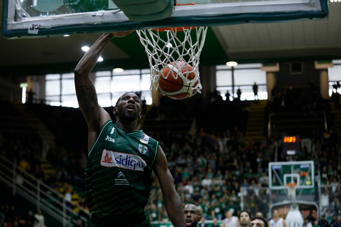 Serie A, Avellino supera Sassari 86-78
