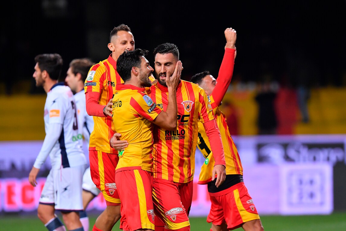 Serie B, Benevento-Crotone 3-0: Insigne, Coda e Buonaiuto travolgono Oddo