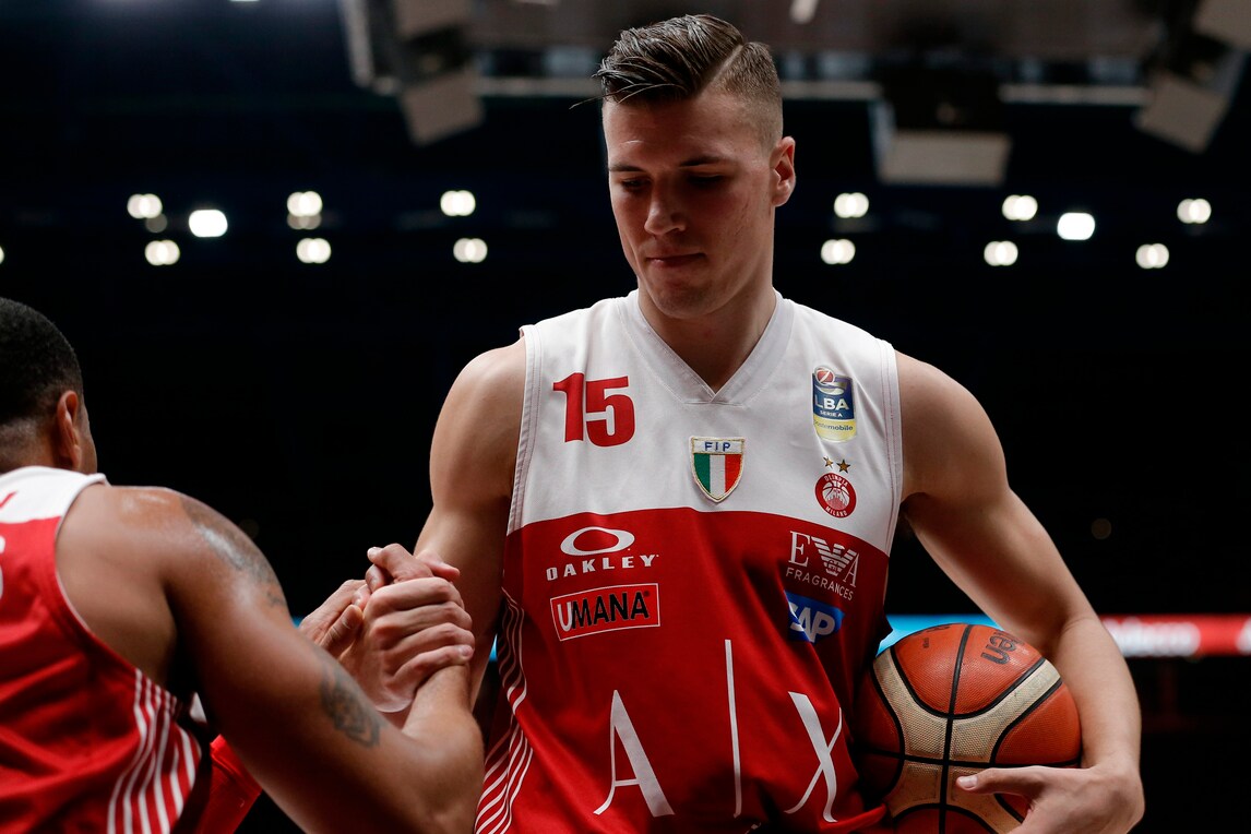 Serie A, Milano show anche a Natale: dodicesima vittoria di fila