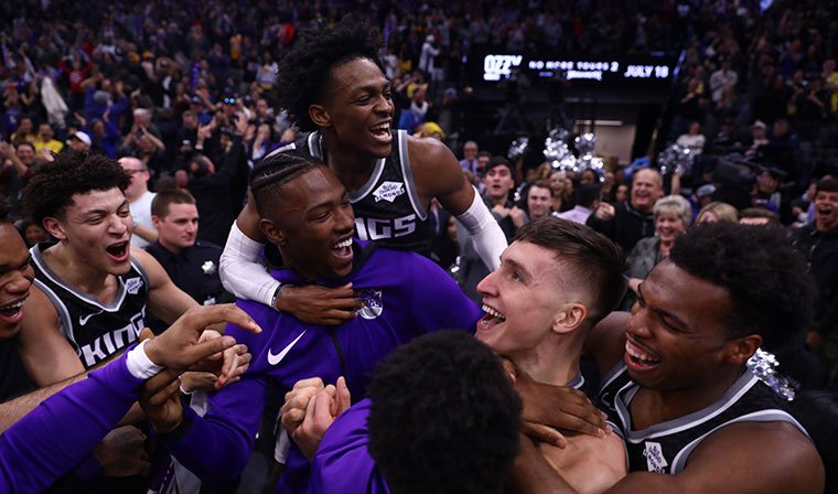Nba: senza LeBron James, ko i Lakers. Warriors battuti all'overtime