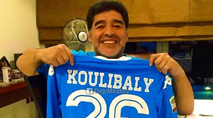 Napoli, Maradona c'è: «Io sto con Koulibaly»