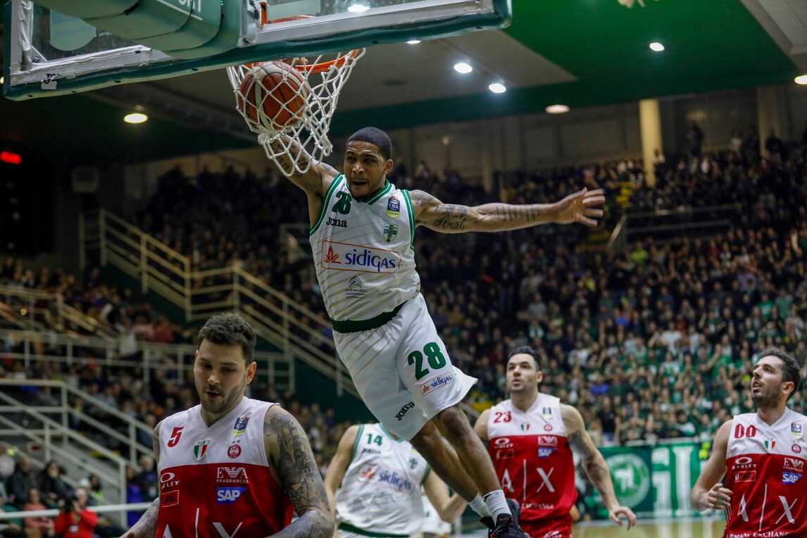 Serie A, Avellino show: è la prima sconfitta per Milano