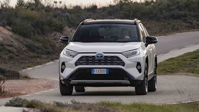 Toyota RAV4, il test su strada