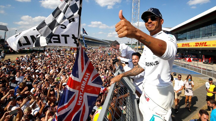 MotoGp, si punta su Lewis Hamilton