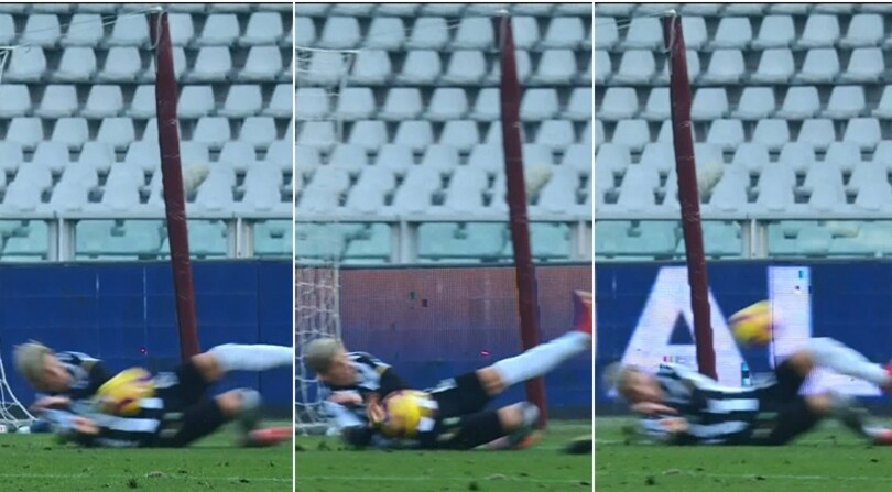 Torino-Udinese, la fotosequenza del tocco di mano di Larsen