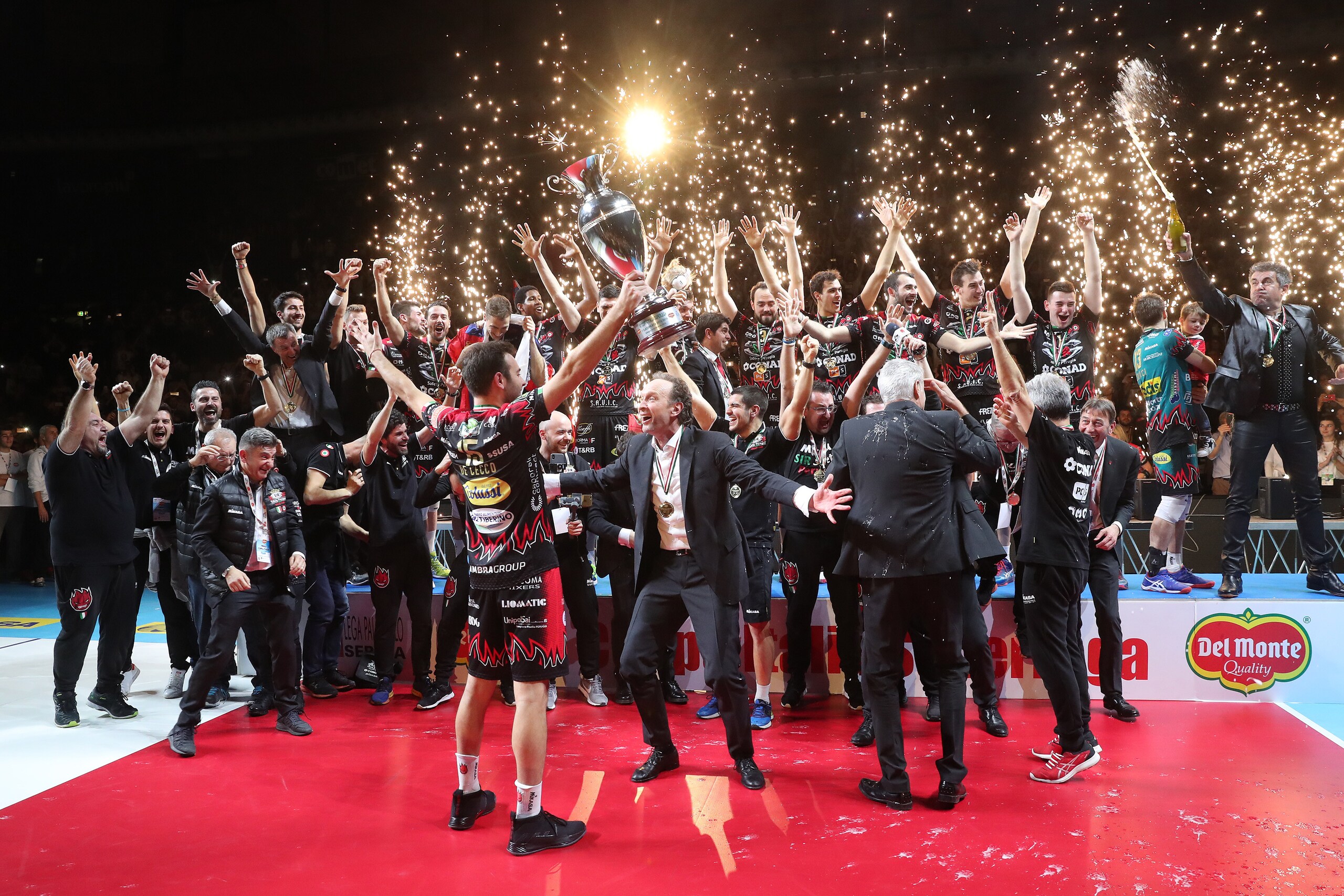 Volley: la Coppa Italia resta a Perugia, battuta la Lube in rimonta