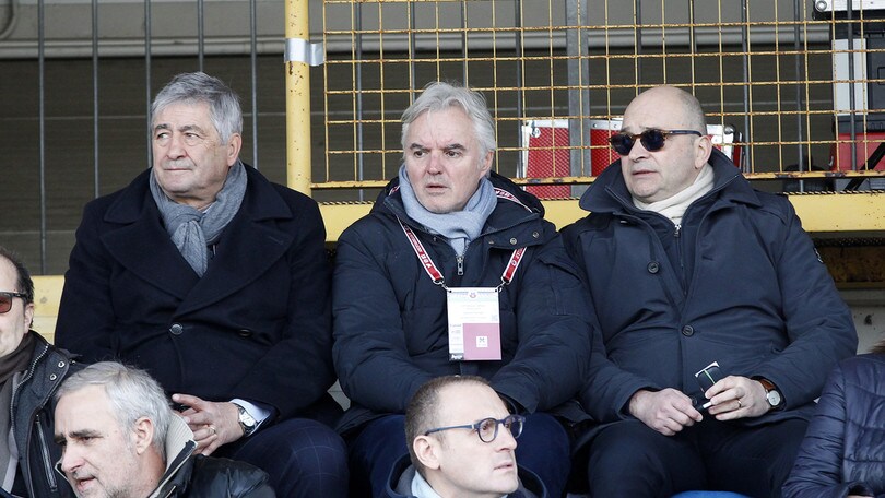 Serie B Spezia, violate le norme sull'immigrazione: inibiti Chisoli e Micheli