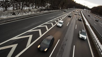 Nuovo Codice della Strada: il limite di velocità in autostrada arriva a 150 km/h. Siete d'accordo?