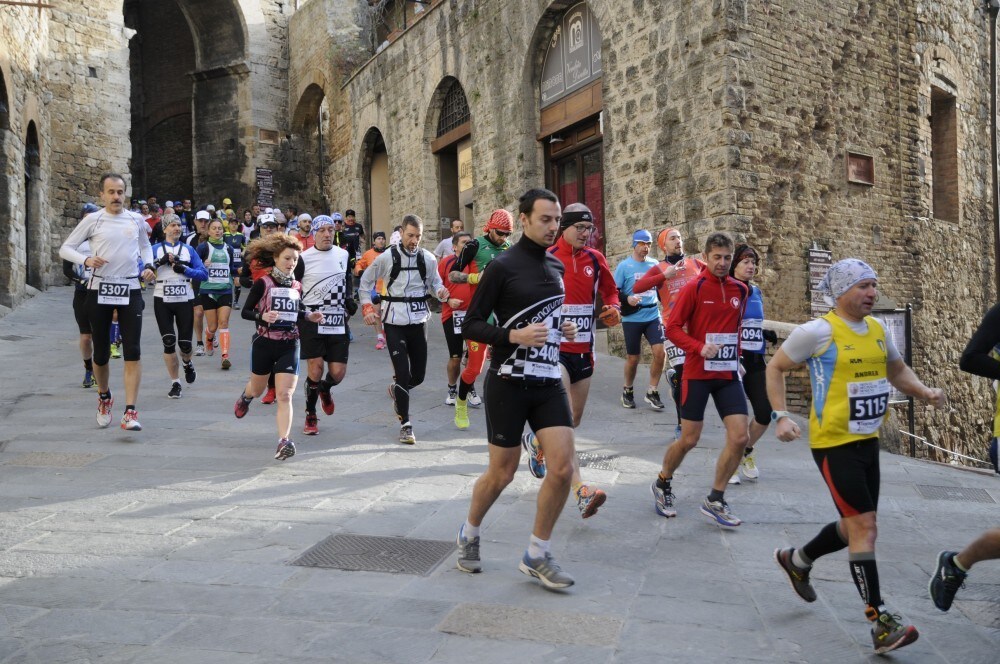 Sport e cultura attraverso i luoghi del Patrimonio Unesco alla Terre di Siena Ultramarathon: