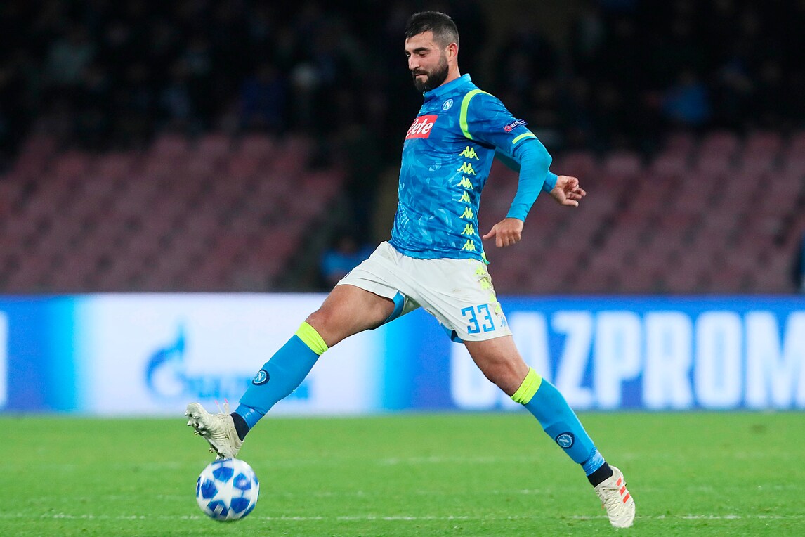 Serie A Napoli, intervento al tendine rotuleo per Albiol