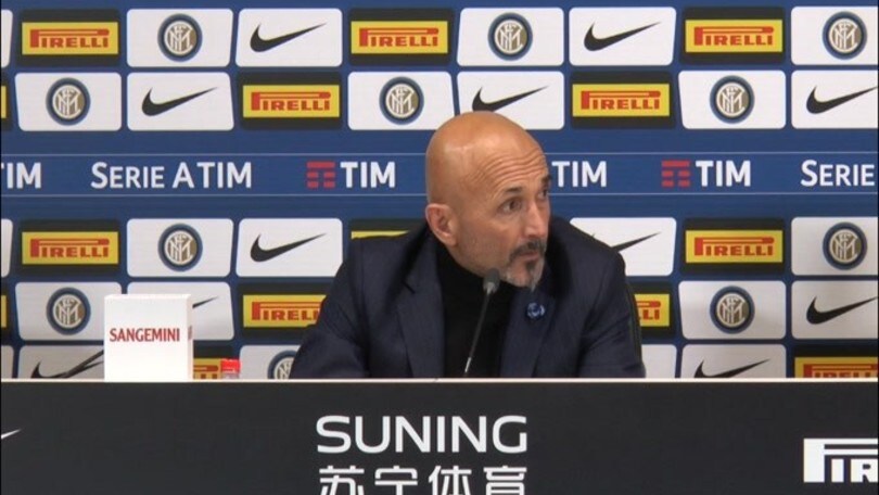 Spalletti: "C'è un gattino intrappolato..."