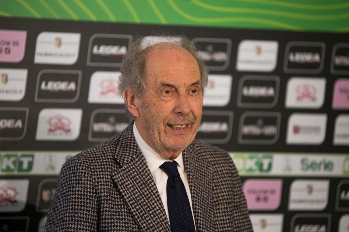Serie B Palermo, Foschi: «Abbiamo pagato gli stipendi»