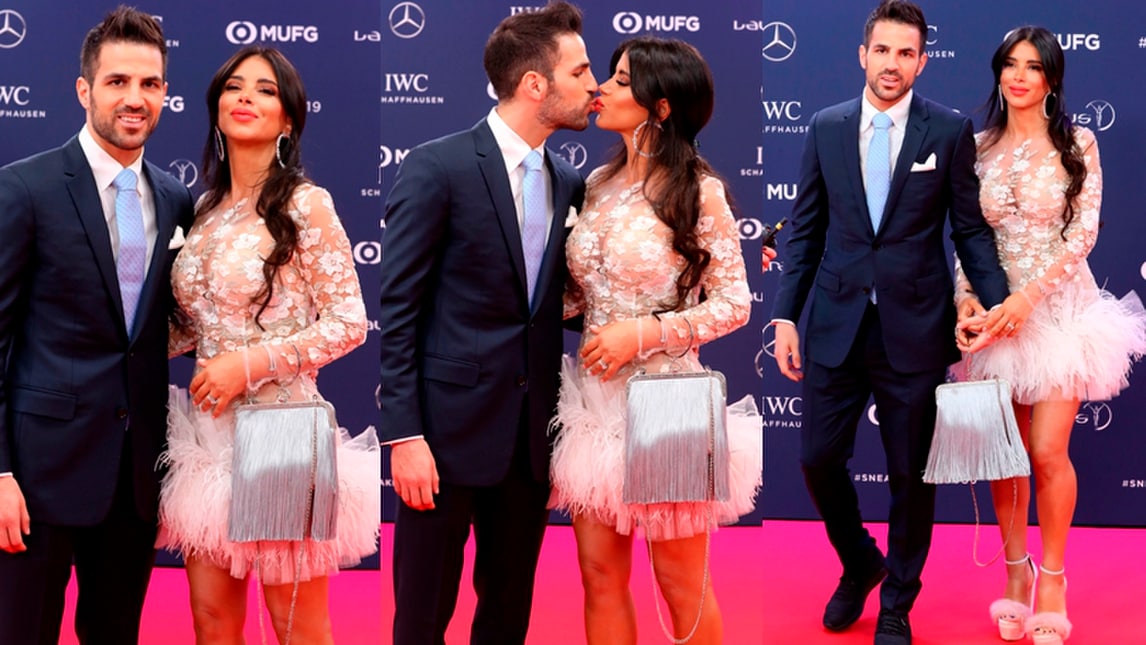 Baci e trasparenze sexy, la compagna di Fabregas è la regina della festa