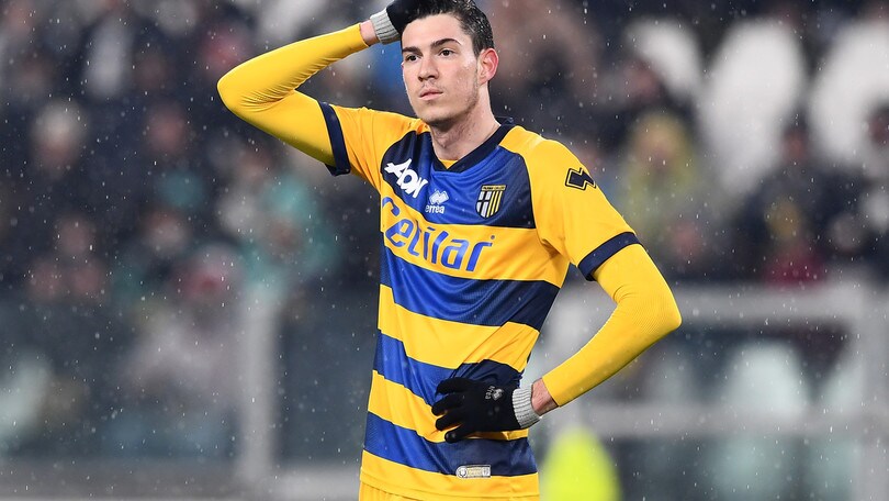 Serie A Parma, risentimento al ginocchio per Bastoni