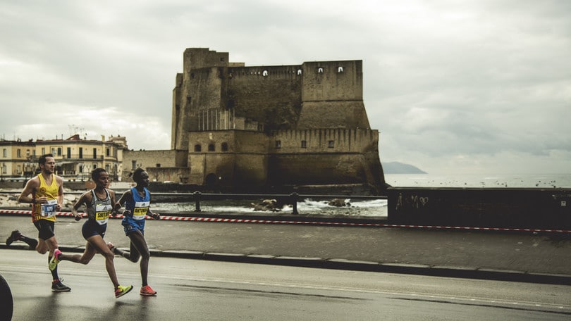 Napoli City Half Marathon che spettacolo con 9000 persone al via