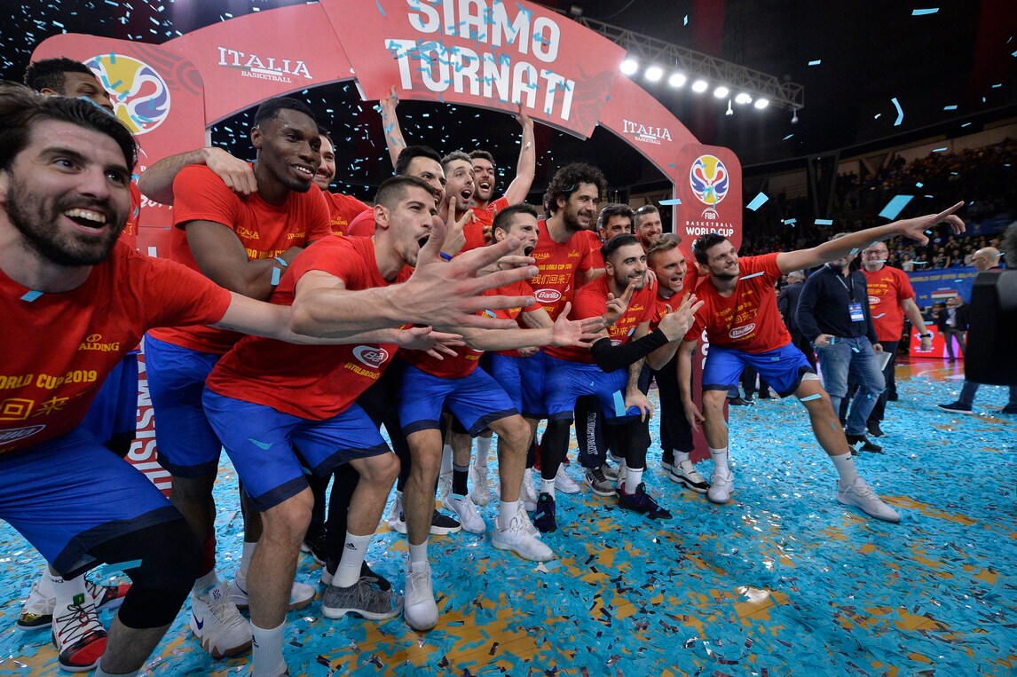 Basket, l'Italia va ai Mondiali! Travolta l'Ungheria 75-41