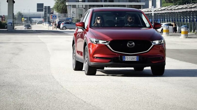 VIDEO Mazda CX-5: il lusso del silenzio