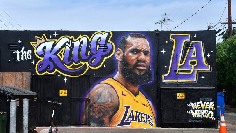 NBA, LeBron James oltre Michael Jordan: superata quota 32.292 punti