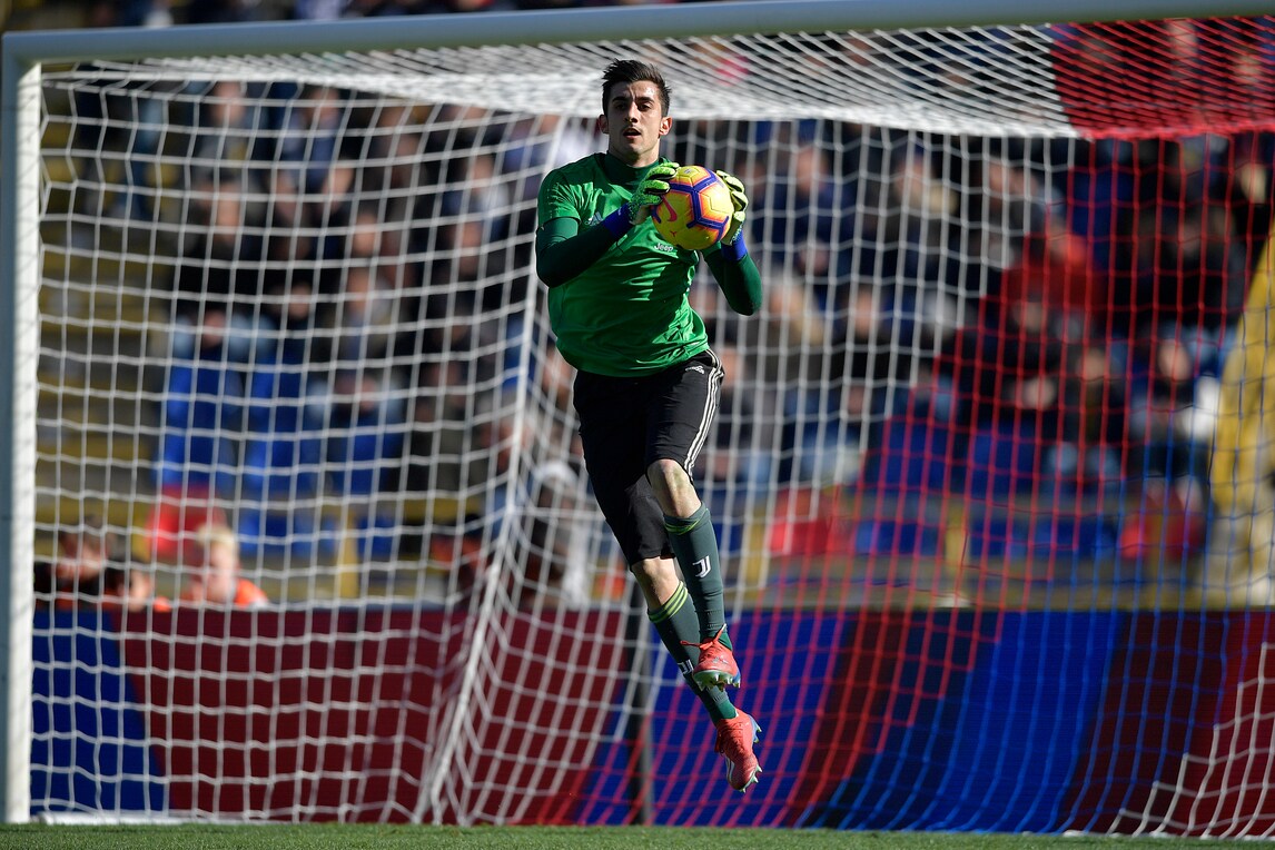 Pare Buffon ma è Perin: il salva Juve
