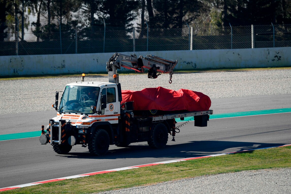 F1 test Barcellona: Ferrari ko, Sainz in vetta