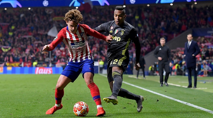 Juve, traffico su Alex Sandro: Manchester United in pole