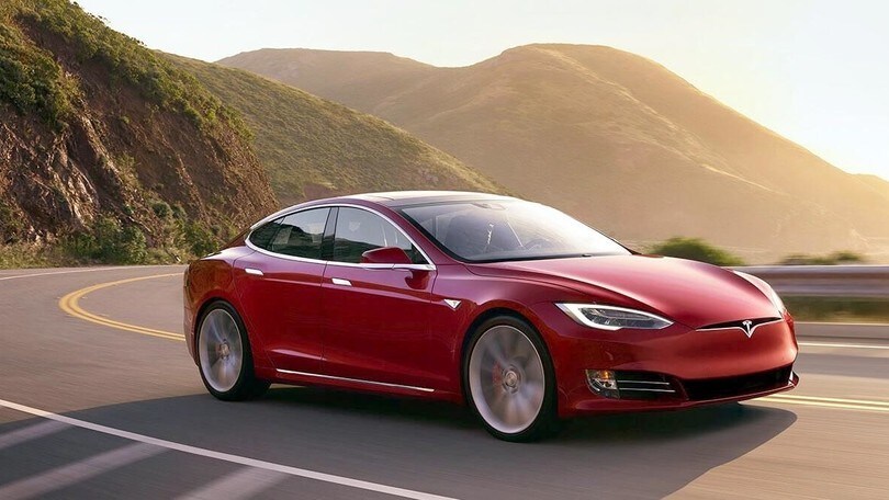 Tesla Model 3 Standard Range, in Italia a fine anno