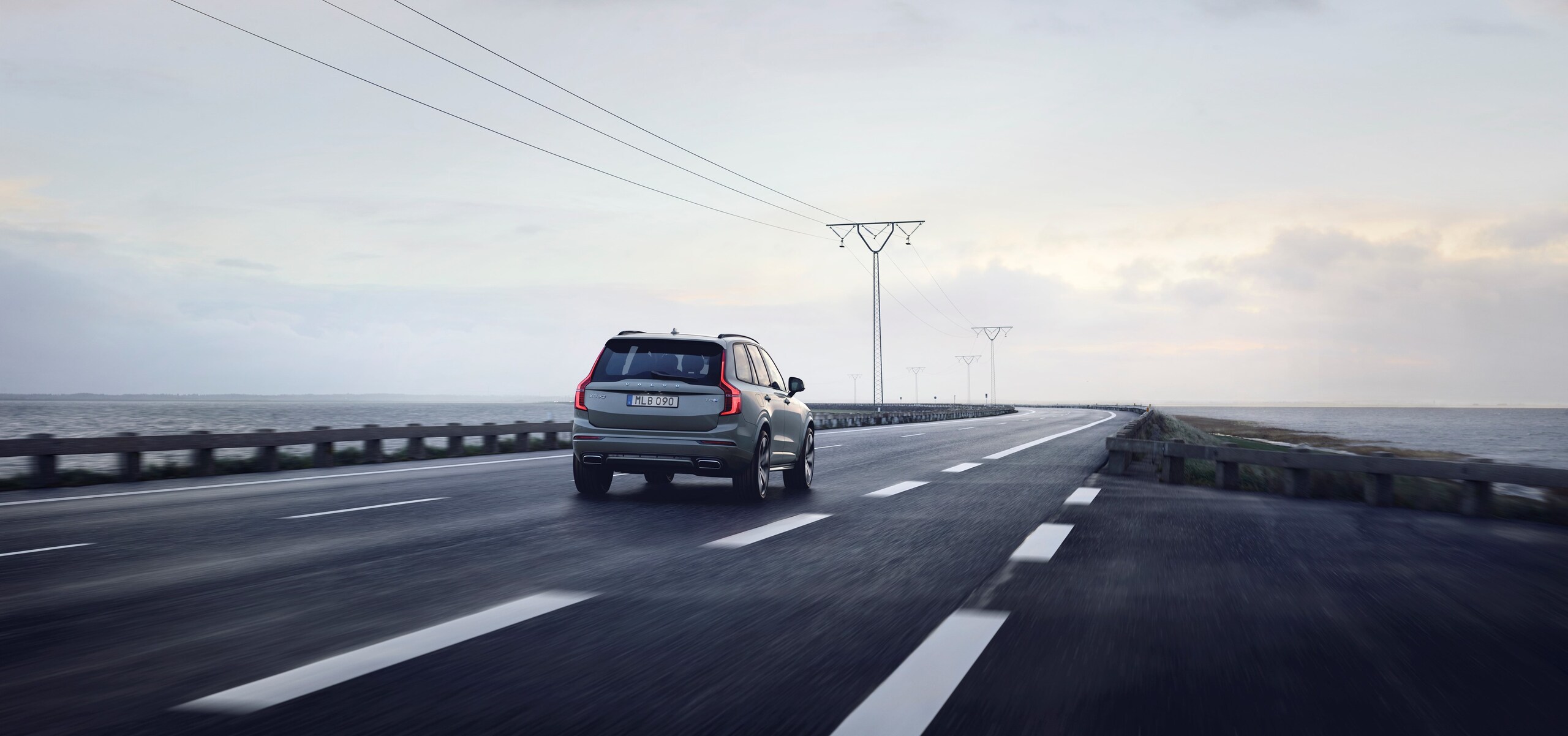 Velocità massima a 180 km/h: la scelta di Volvo