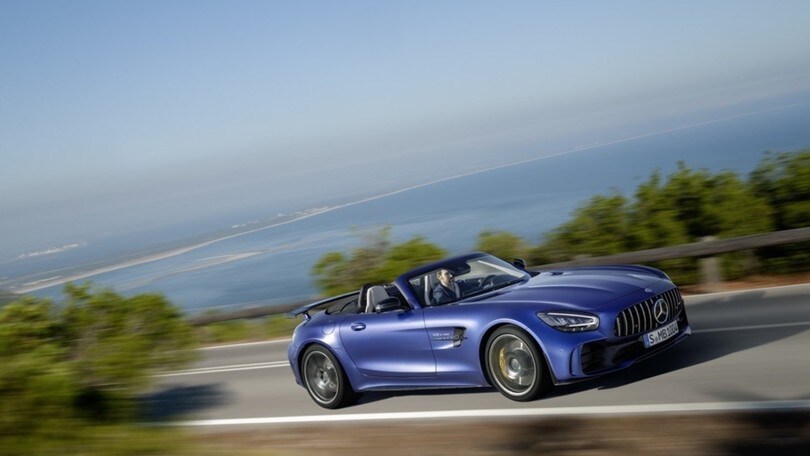 Mercedes-AMG GT R Roadster, prestazioni super