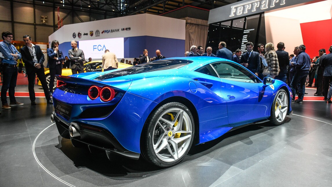 Rivoluzione Ferrari: arrivano ibrido e SUV