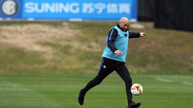 Inter, allenamento per l'Europa League: Spalletti si diverte con il pallone