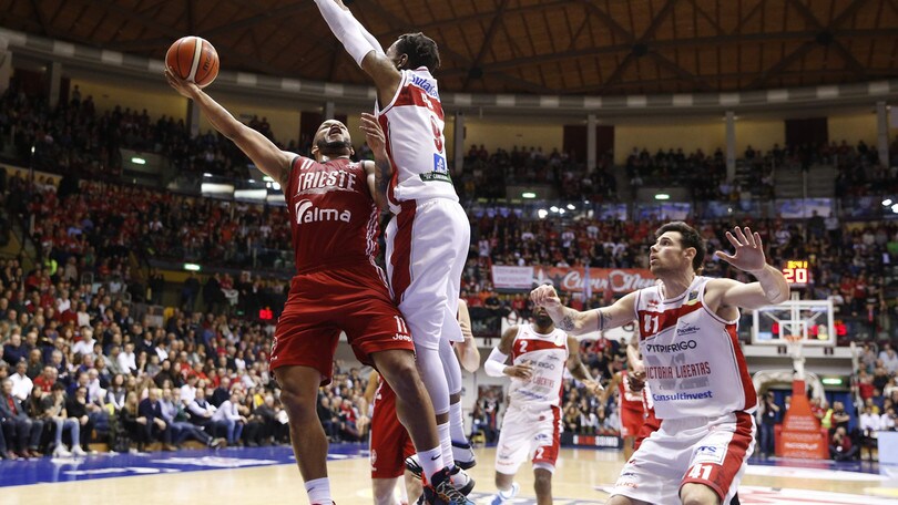 Basket Serie A, Pesaro crolla a Trieste. L'Alma trionfa 105-68