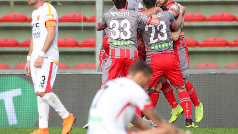 Serie B: la Cremonese beffa il Benevento, il Livorno ferma l'Ascoli