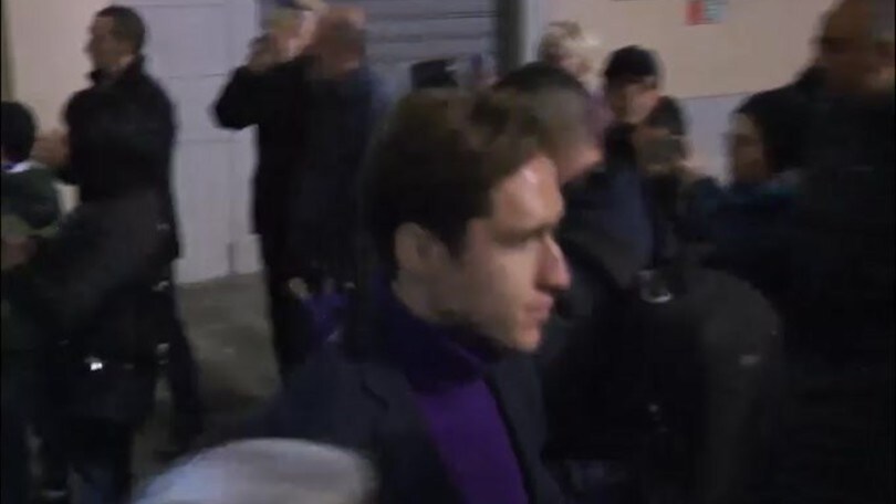 Astori, i giocatori viola escono dalla basilica San Lorenzo