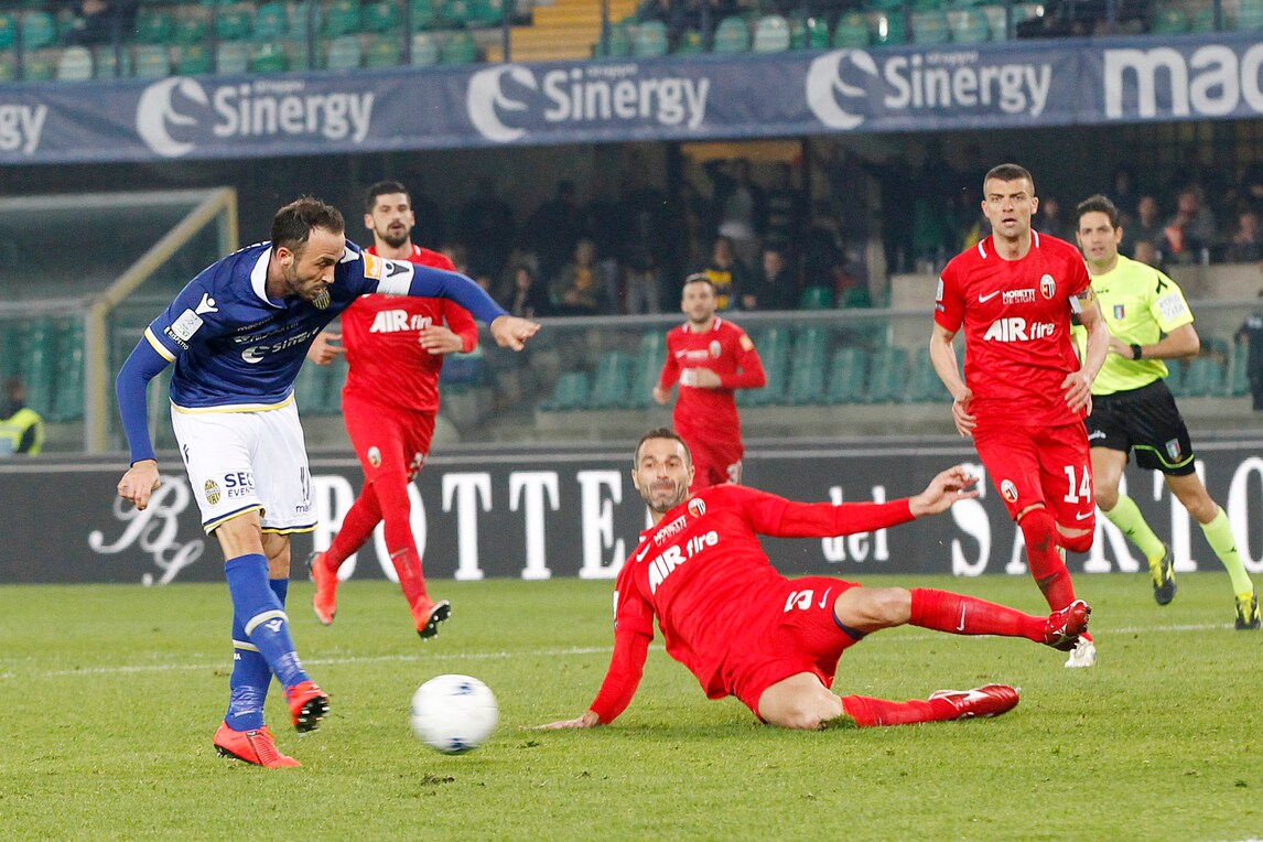 Serie B Verona-Ascoli 1-1: Pazzini riacciuffa i bianconeri